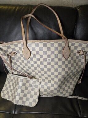 Luxury Check-Pattern Tote Bag in Cream and Tan